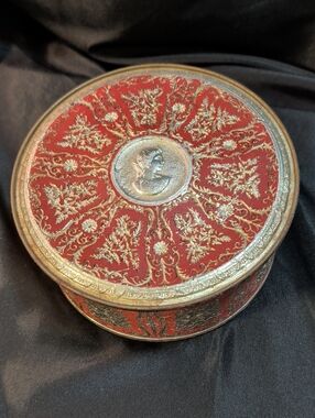 Vintage 1950's Collectible Guildcraft Metal Tin Made In NYC